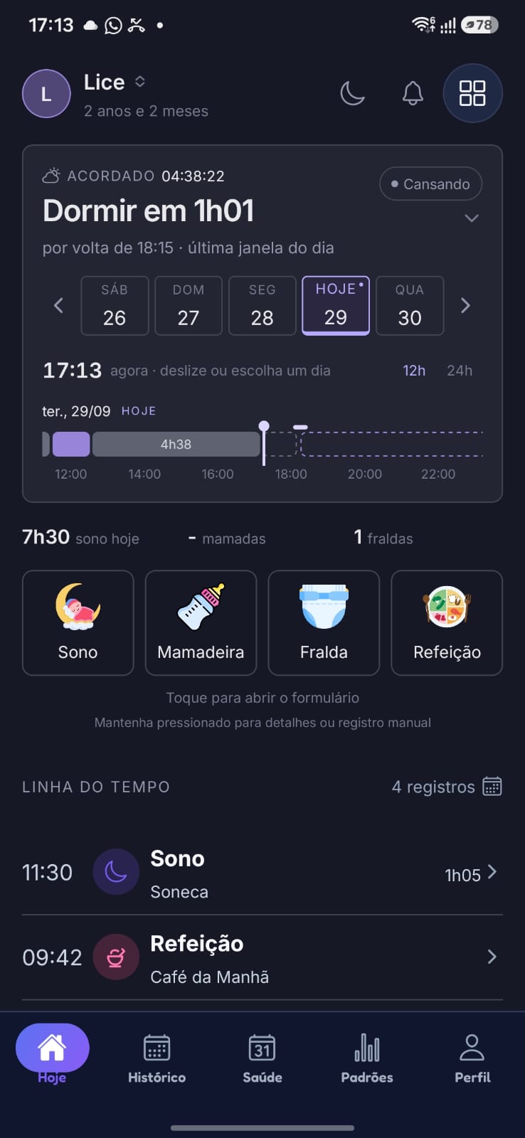 Tela do Baby Sleep Routine com acompanhamento do sono e registros de mamadeira, fralda e refeição